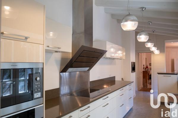 Maison 10 pièces de 422 m² à La Flotte (17630)