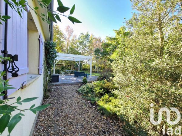 Maison traditionnelle 7 pièces de 125 m² à Châteauneuf-sur-Loire (45110)