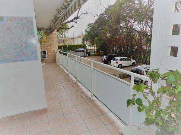 EXCLUSIVITE SUR MORIERES LES AVIGNON - APPARTEMENT TYPE 3 DE 72 M² de surface habitable A LOUER AVEC TERRASSE DE 14 M² Cave et parking