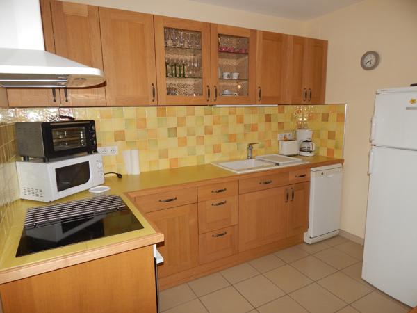 EXCLUSIVITE SUR MORIERES LES AVIGNON - APPARTEMENT TYPE 3 DE 72 M² de surface habitable A LOUER AVEC TERRASSE DE 14 M² Cave et parking