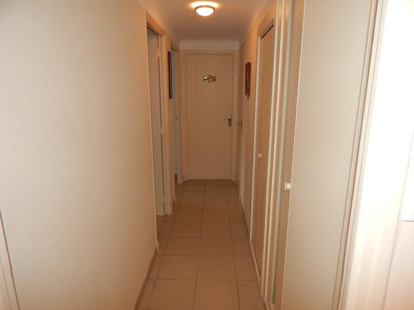 EXCLUSIVITE SUR MORIERES LES AVIGNON - APPARTEMENT TYPE 3 DE 72 M² de surface habitable A LOUER AVEC TERRASSE DE 14 M² Cave et parking