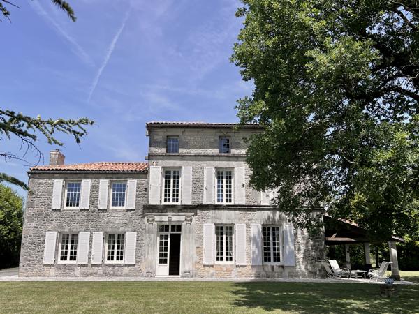Maison à vendre à Jarnac (16200) - Charente