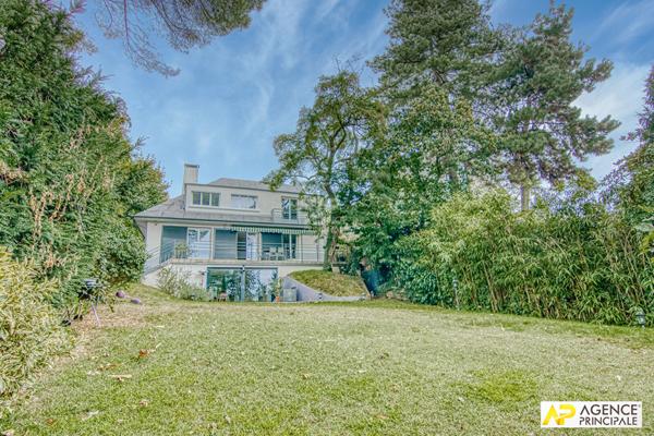 Versailles Butte Montbauron maison 7 pièces 225 m² habitables sur parcelle de 821 m² avec garage 2 voitures €2 349 000 ** - Référence 25332