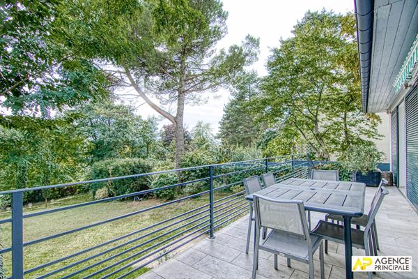 Versailles Butte Montbauron maison 7 pièces 225 m² habitables sur parcelle de 821 m² avec garage 2 voitures €2 349 000 ** - Référence 25332