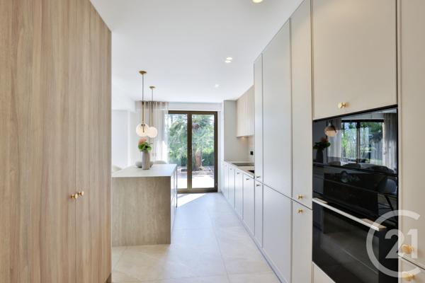 Appartement F4 à vendre  4 pièces - 172,18 m2 NICE - 06
