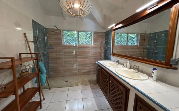 Maison à vendre    5 pièces • 134,58 m2 Saint-François
