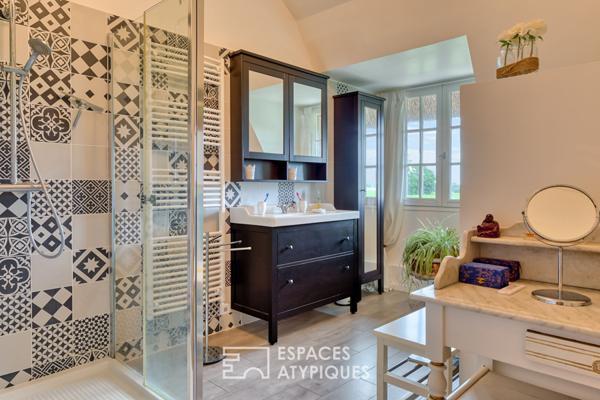 Propriété avec piscine à proximité dans le cadre bucolique du Marais Vernier