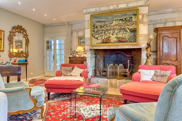 Propriété avec piscine à proximité dans le cadre bucolique du Marais Vernier