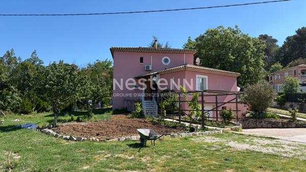 Gardanne-Maison de 7 pièces d'une surface de 168 m2 sur une parcelle de 1560 m² environ avec un grand garage