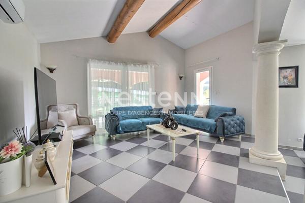 Gardanne-Maison de 7 pièces d'une surface de 168 m2 sur une parcelle de 1560 m² environ avec un grand garage