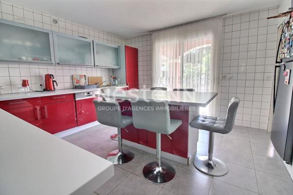 Gardanne-Maison de 7 pièces d'une surface de 168 m2 sur une parcelle de 1560 m² environ avec un grand garage
