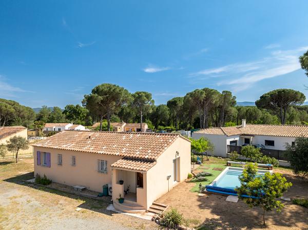 A VENDRE EN EXCLUSIVITE ! À  VIDAUBAN Maison de plain-pied 4 pièces 88 m2 avec piscine  sur un terrain de 1 455 m2