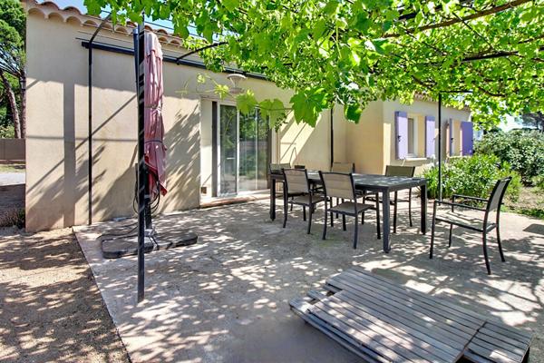 A VENDRE EN EXCLUSIVITE ! À VIDAUBAN Maison de plain-pied 4 pièces 88 m2 avec piscine sur un terrain de 1 455 m2