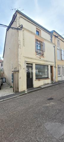 – Ensemble Immobilier : Local Commercial / Professionnel & Duplex Récent Prix FAI : 115 000 €