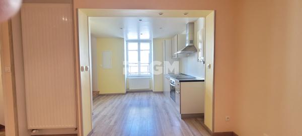 – Ensemble Immobilier : Local Commercial / Professionnel & Duplex Récent Prix FAI : 115 000 €