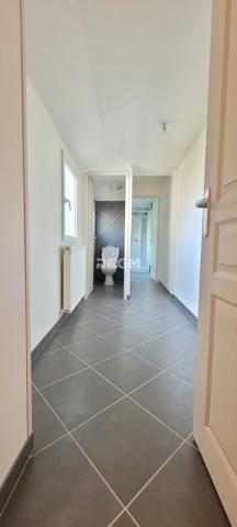 – Ensemble Immobilier : Local Commercial / Professionnel & Duplex Récent Prix FAI : 115 000 €