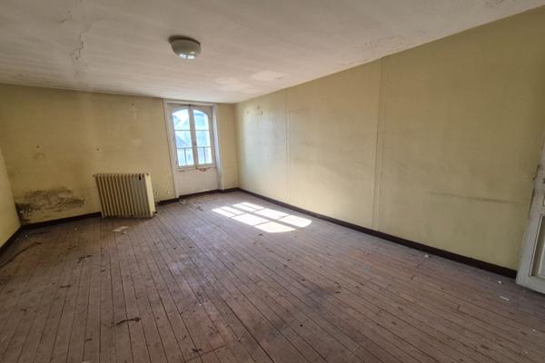Maison à vendre - 750 m² JOSSELIN (56120)