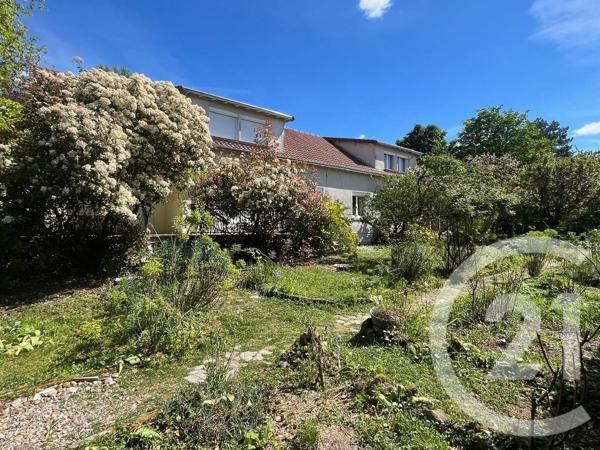 Maison à vendre  6 pièces - 257,24 m 2   CHATELLERAULT  - 86