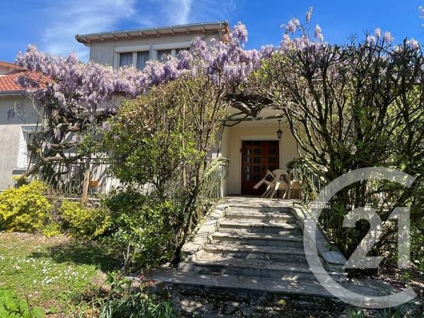 Maison à vendre  6 pièces - 257,24 m 2   CHATELLERAULT  - 86