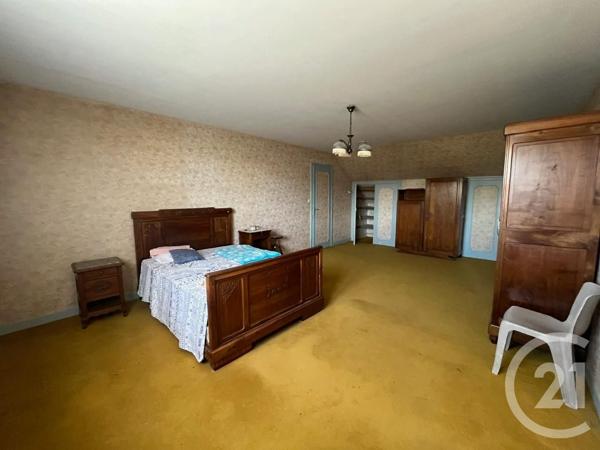 Maison à vendre  6 pièces - 257,24 m 2   CHATELLERAULT  - 86