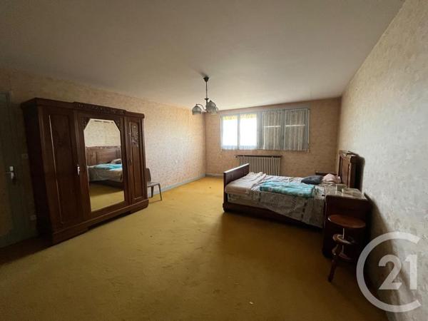 Maison à vendre  6 pièces - 257,24 m 2   CHATELLERAULT  - 86