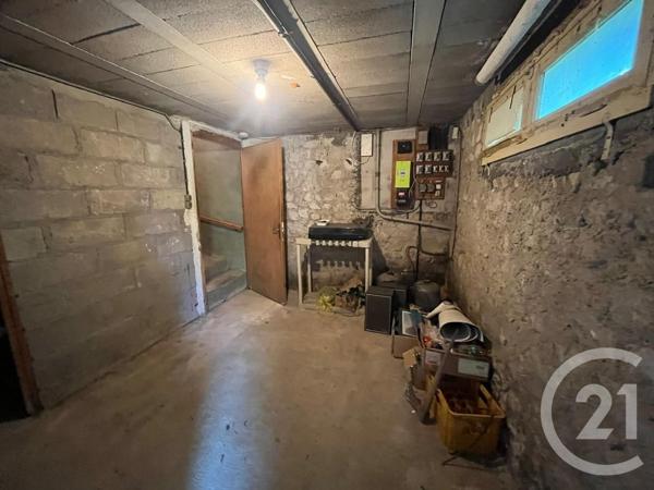 Maison à vendre  6 pièces - 257,24 m 2   CHATELLERAULT  - 86