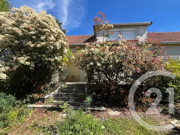 Maison à vendre  6 pièces - 257,24 m 2   CHATELLERAULT  - 86