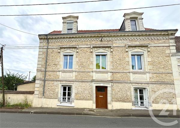 Maison à vendre  6 pièces - 257,24 m 2   CHATELLERAULT  - 86