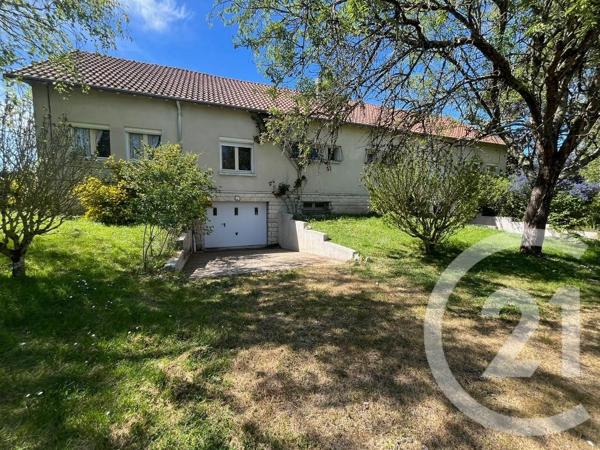 Maison à vendre  6 pièces - 257,24 m 2   CHATELLERAULT  - 86