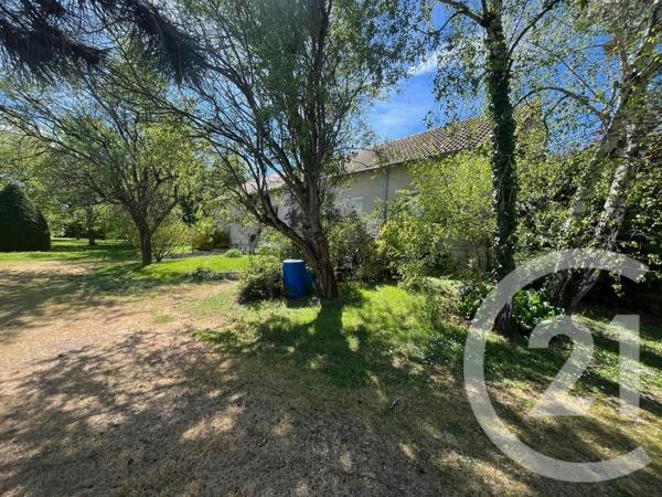 Maison à vendre  6 pièces - 257,24 m 2   CHATELLERAULT  - 86