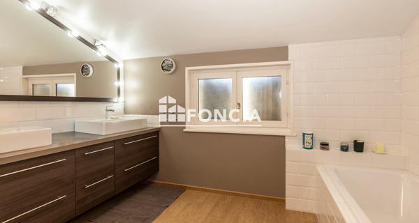 À vendre Maison 7 pièces 160 m² - Rillieux-la-pape 69140