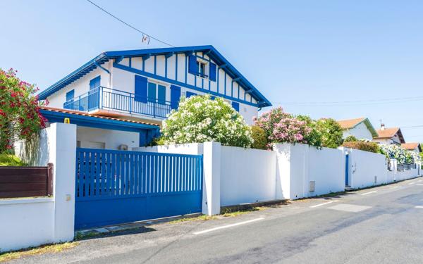 Maison à vendre    6 pièces • 211,44 m2 Anglet