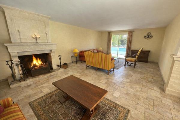 St Victoret - Propriété de 429 m² avec dépendances, piscine, pool house