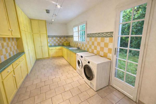 St Victoret - Propriété de 429 m² avec dépendances, piscine, pool house