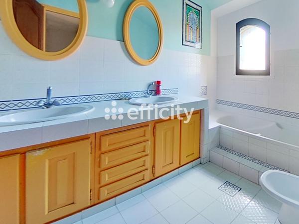 Maison 9 pièces - 225 m² Exclusivité efficity