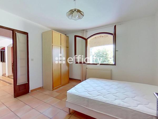 Maison 9 pièces - 225 m² Exclusivité efficity