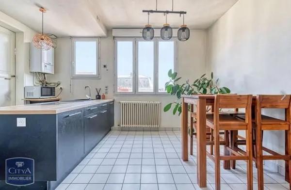 Appartement à louer 3 pièces 78.17m²