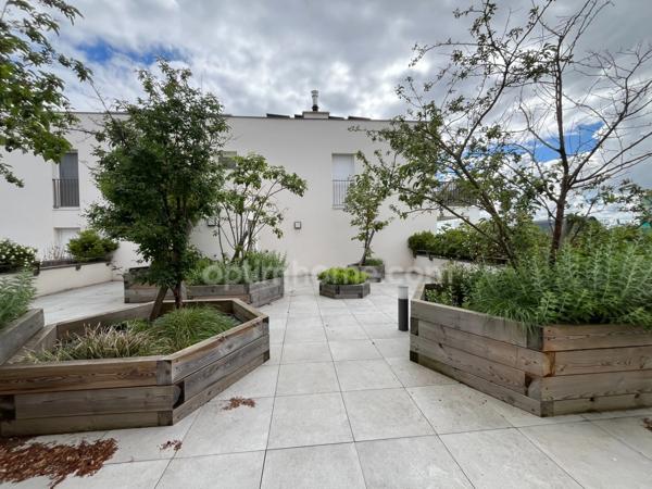Appartement à vendre 3 pièces VAULX EN VELIN (69)