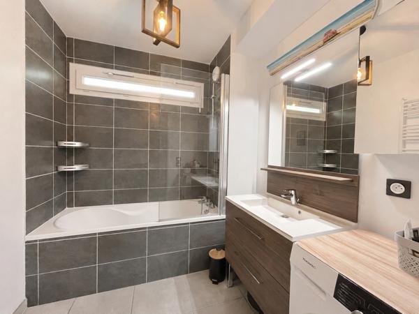 Appartement à vendre 3 pièces VAULX EN VELIN (69)