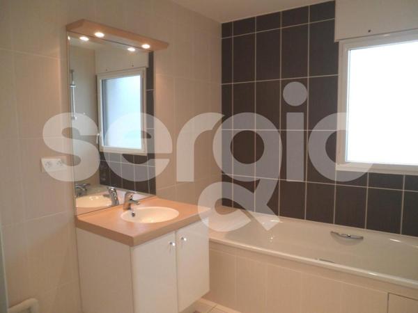 Location 2 Pieces 60 49000 Angers 23 1031 01 0003