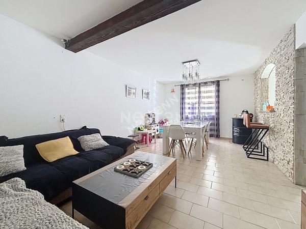 AIGUES-MORTES - APPARTEMENT P4 AVEC GRANDE COUR - SECTEUR GARE