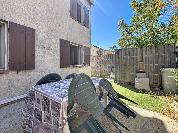 AIGUES-MORTES - APPARTEMENT P4 AVEC GRANDE COUR - SECTEUR GARE