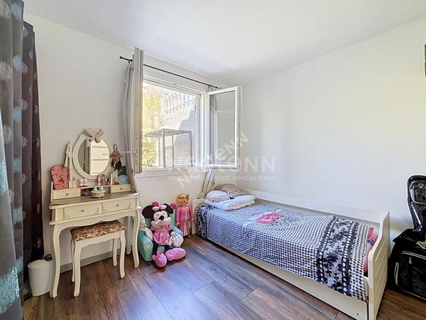 AIGUES-MORTES - APPARTEMENT P4 AVEC GRANDE COUR - SECTEUR GARE