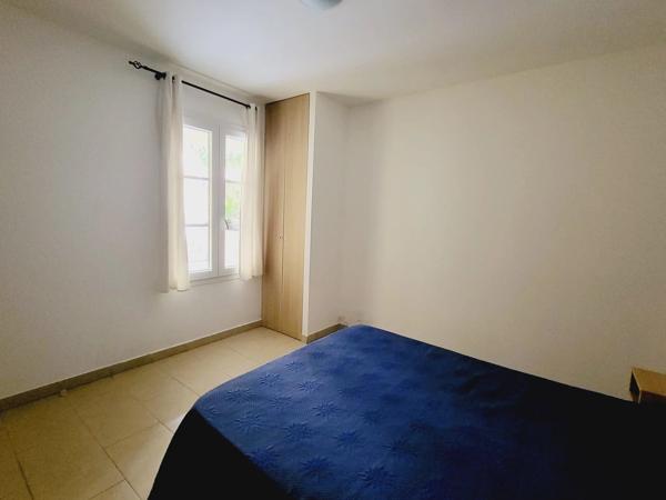 T2 Vue mer dans résidence avec piscine