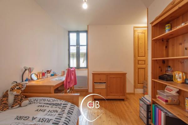 Cruet – Maison de village 95 m² avec grange et terrain de 1134 m²