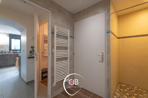 Cruet – Maison de village 95 m² avec grange et terrain de 1134 m²