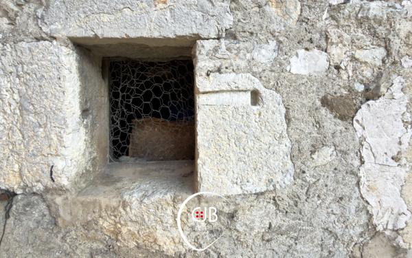 Cruet – Maison de village 95 m² avec grange et terrain de 1134 m²