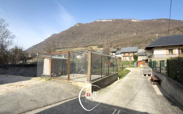 Cruet – Maison de village 95 m² avec grange et terrain de 1134 m²