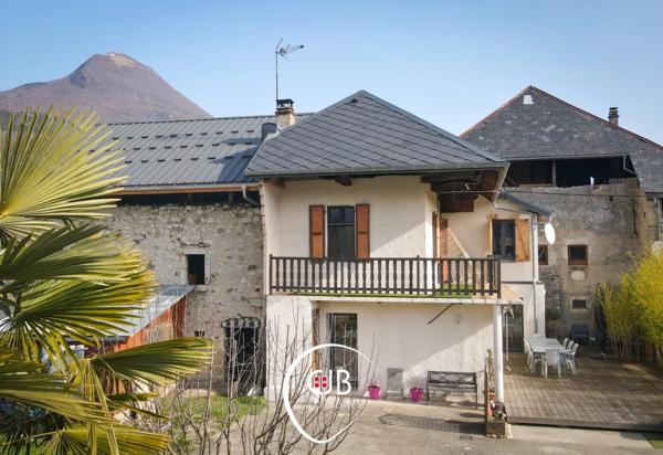 Cruet – Maison de village 95 m² avec grange et terrain de 1134 m²