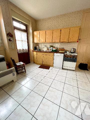 Belle maison de bourg à rénover.